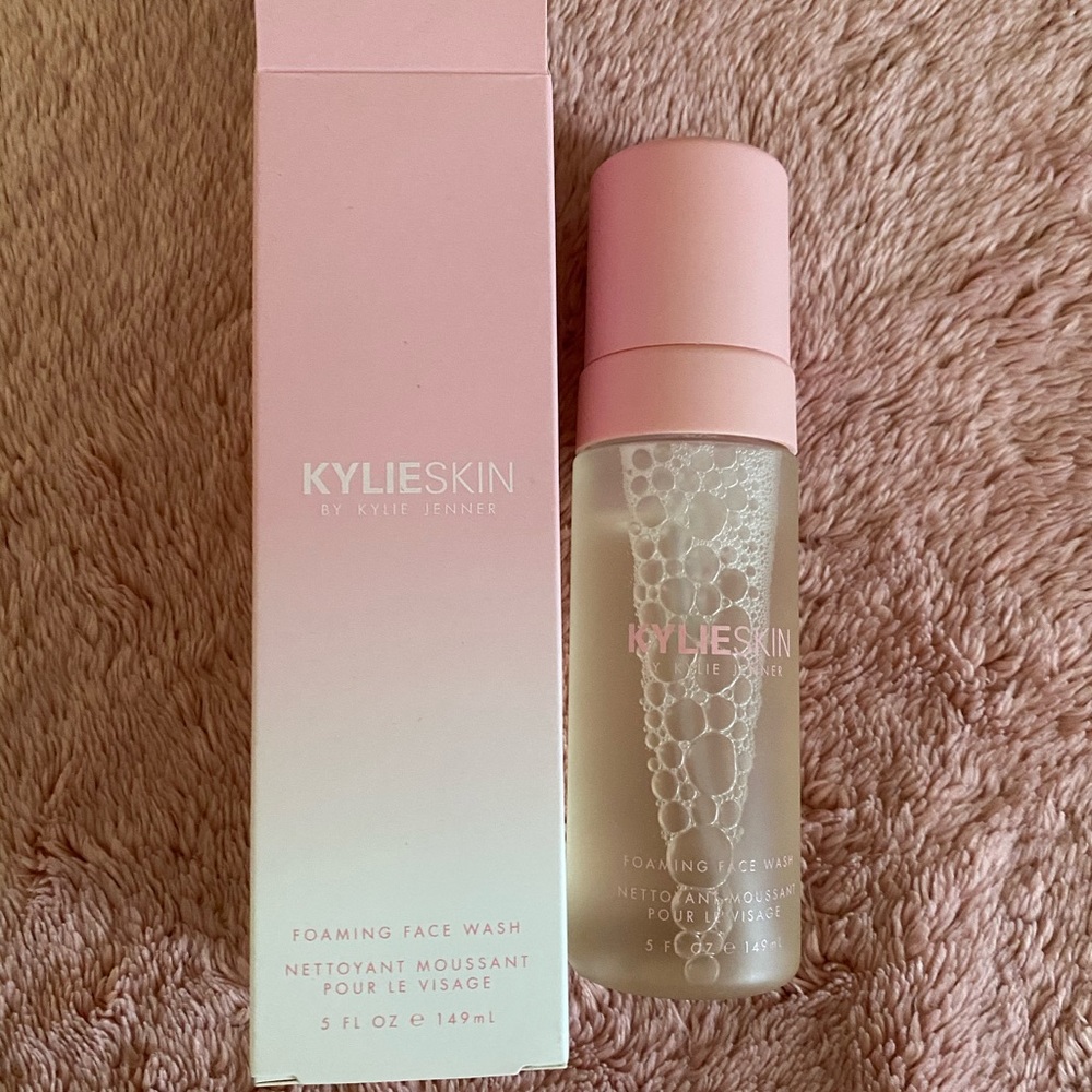 KylieSkin Foaming Face Wash